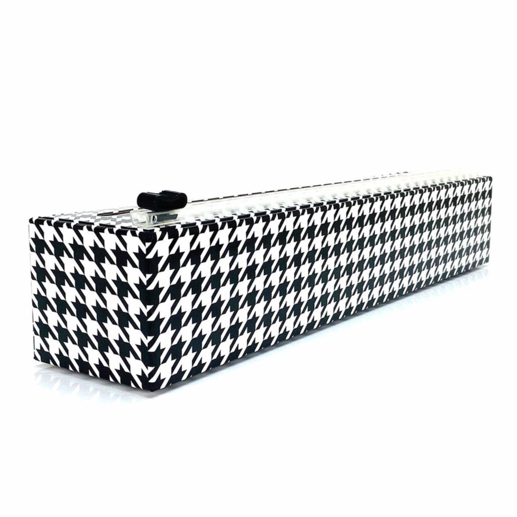 ChicWrap plastic wrap in houndstooth design